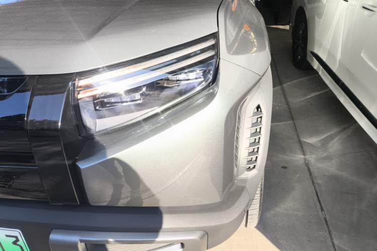 Used Formula Leopard Titanium 3 2025 501KM All-Wheel Drive Intelligent Driving Ultra Version
