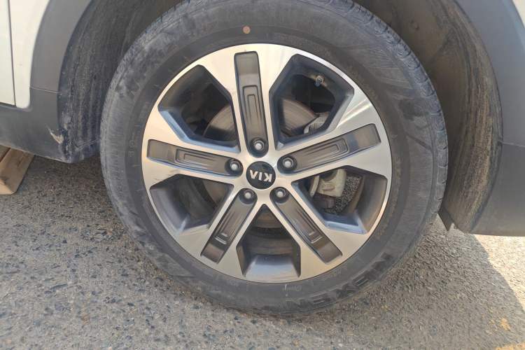 Used Kia Sportage R 2019 2.0L Automatic Smart Luxury Edition Right Front Wheel Hub