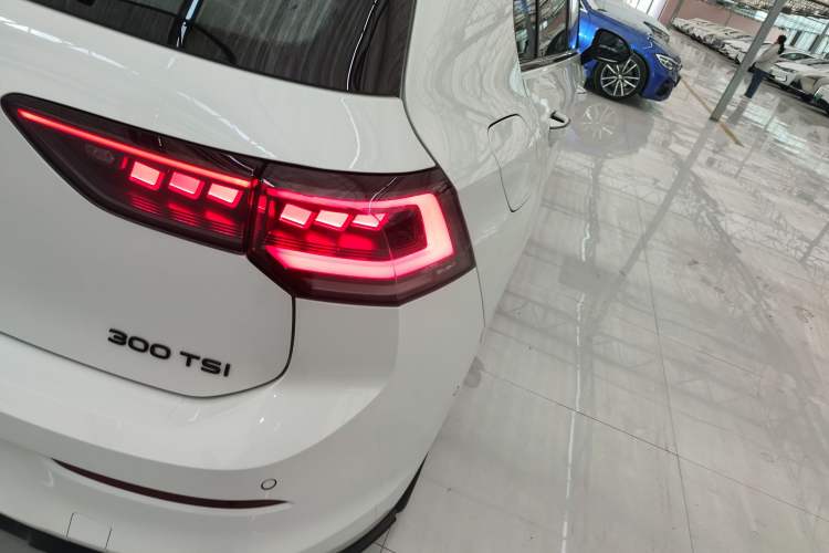 Used Volkswagen Golf 2025 300TSI R-Line