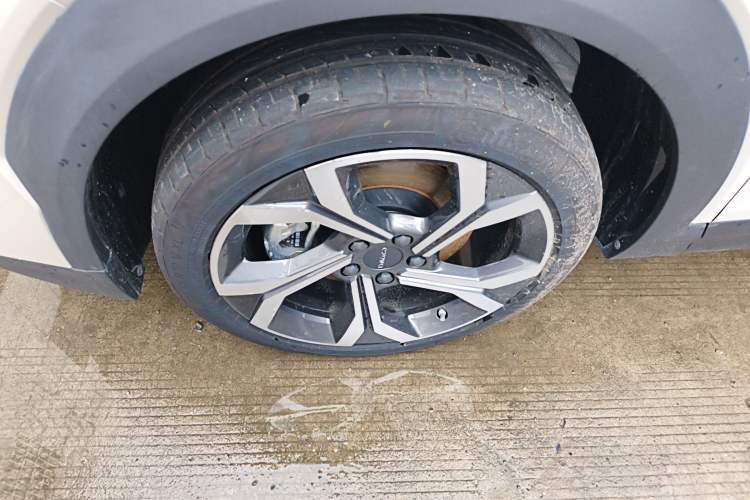 Used Lynk & Co 06 2025 Renew 1.5T Halo Left Front Wheel Hub