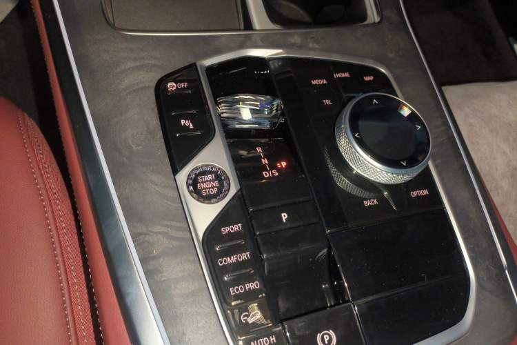 Used BMW X5 2025 Model, xDrive 30Li Prestige M Sport Night Package
