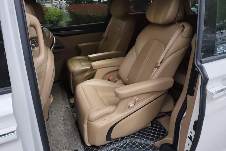 Used Buick GL8 2020 ES Land Cruiser 653T Luxury Model
