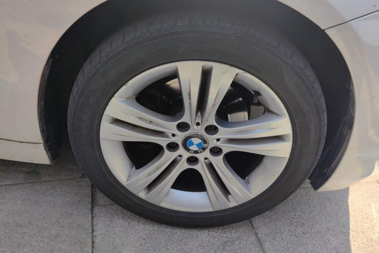 Used BMW 3 Series 2013 320i Sport Design Package Right Front Wheel Hub