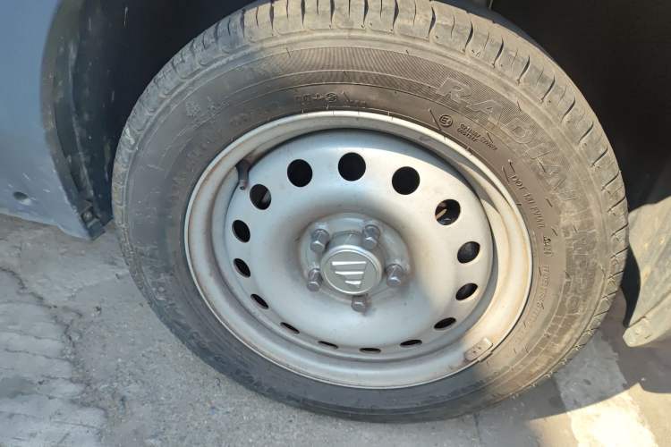 Used Foton Qianduoduo 2024 Box-Type Van Flat Roof 2 Seats EVE Energy 41.86 kWh
