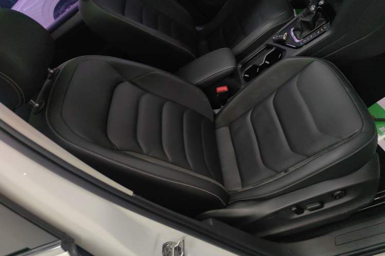 Used Volkswagen Tiguan L 2019 330TSI Automatic Two-Wheel Drive Smart Luxury Version China V Emission Standard