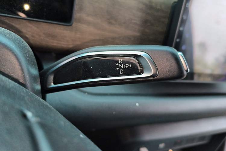 Used Ruichi EC75 2025 Ultra-Charging Version Pioneer II Type 50.1 kWh Gear Lever