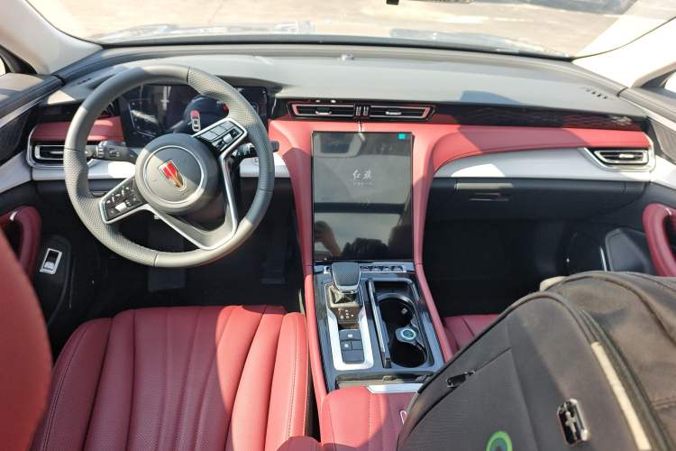 Used Hongqi H5 2025 1.5T DCT Qiyun 500 000th Unit Commemorative Edition Center Console