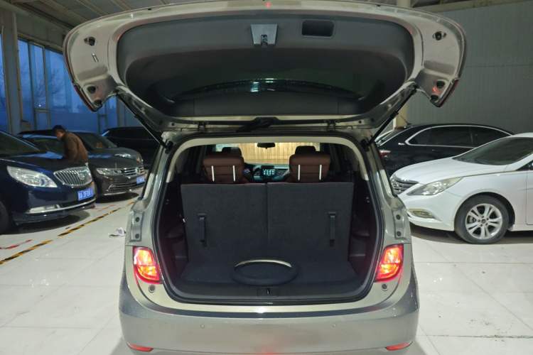 Used Buick GL6 2019 18T 6-Seater Connected Luxury Version China VI Standard Trunk