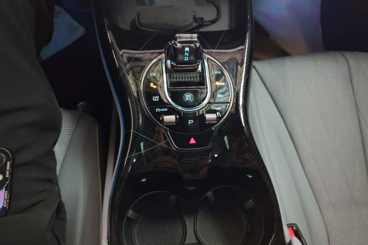 Used BYD Seal 2022 700 km Long-Range Rear-Wheel-Drive Version Gear Lever