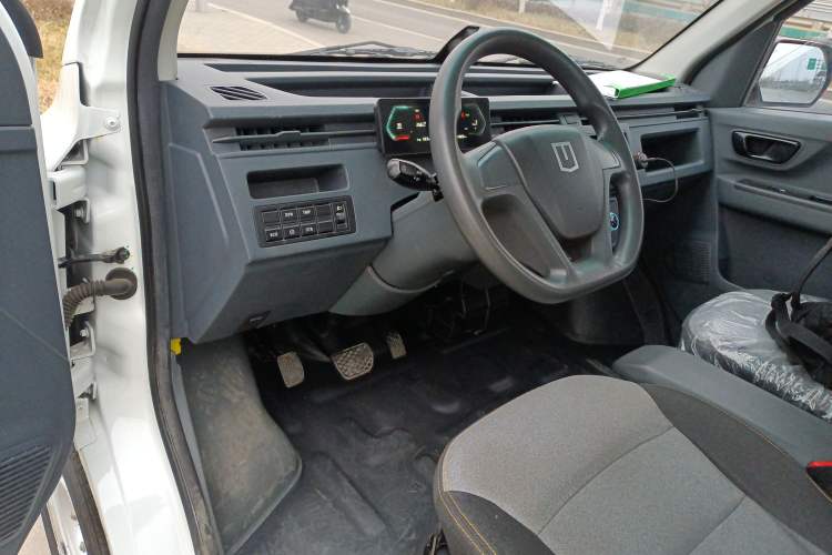 Used Farizon Xingxiang F1E 2023 Flatbed Truck Remote Smart Chip 46.08 kWh