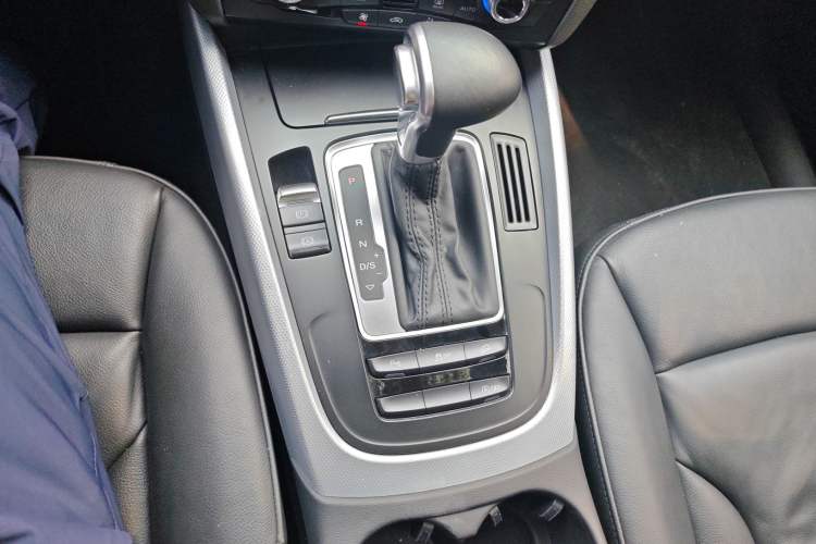 Used Audi Q5 2013 40 TFSI Technology Edition Gear Lever