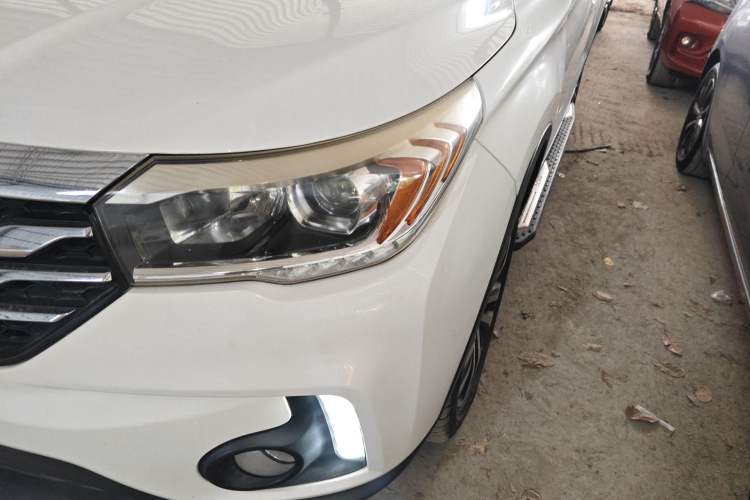 Used GAC Trumpchi GS4 2017 235T Automatic Two-Wheel Drive Luxury Smart Connectivity Version Left Front Headlight