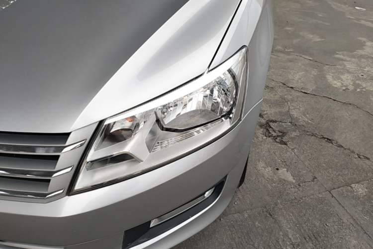 Used Volkswagen Santana 2015 1.4L Manual Comfort Edition