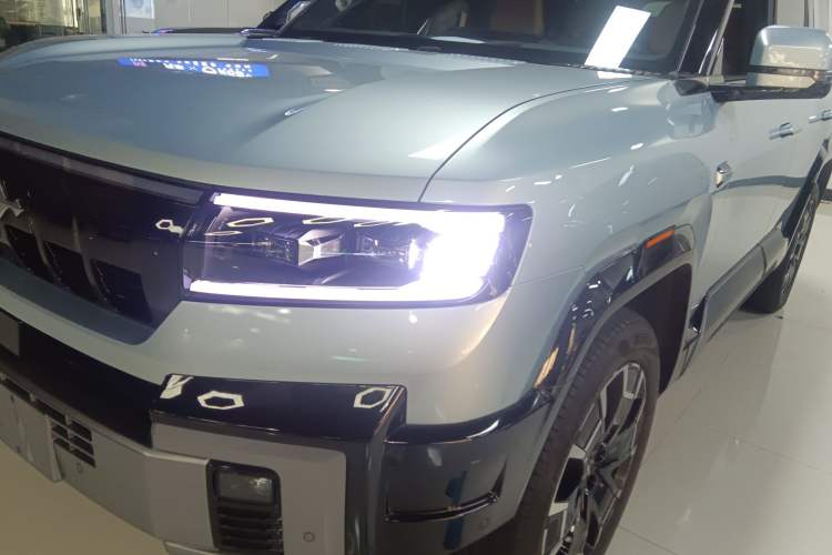 Used Formula Leopard 8 2025 Smart & Brave Flagship Edition 7 Seats
