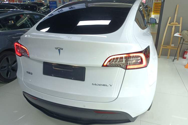 Used Tesla Model Y 2021 Long-Range All-Wheel-Drive Version