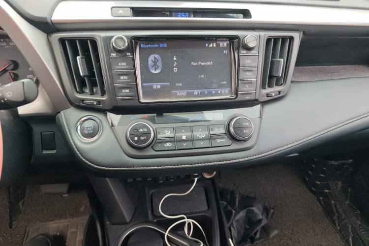 Used Toyota RAV4 2016 2.0L CVT 4x4 New Edition China V Standard
