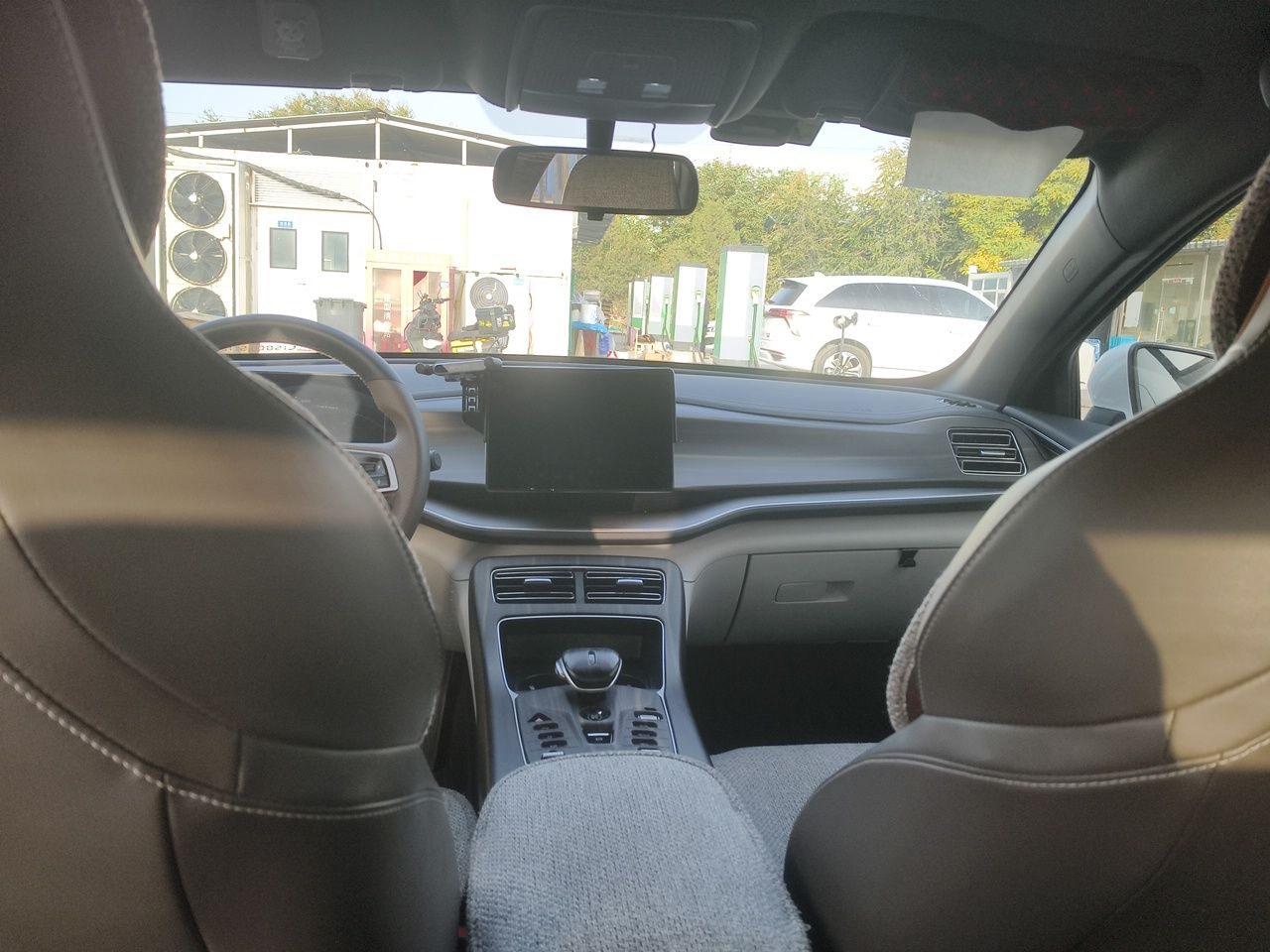 BYD Qin PLUS 2023 Champion Edition DM-i 120KM Leading Model — снимка 18