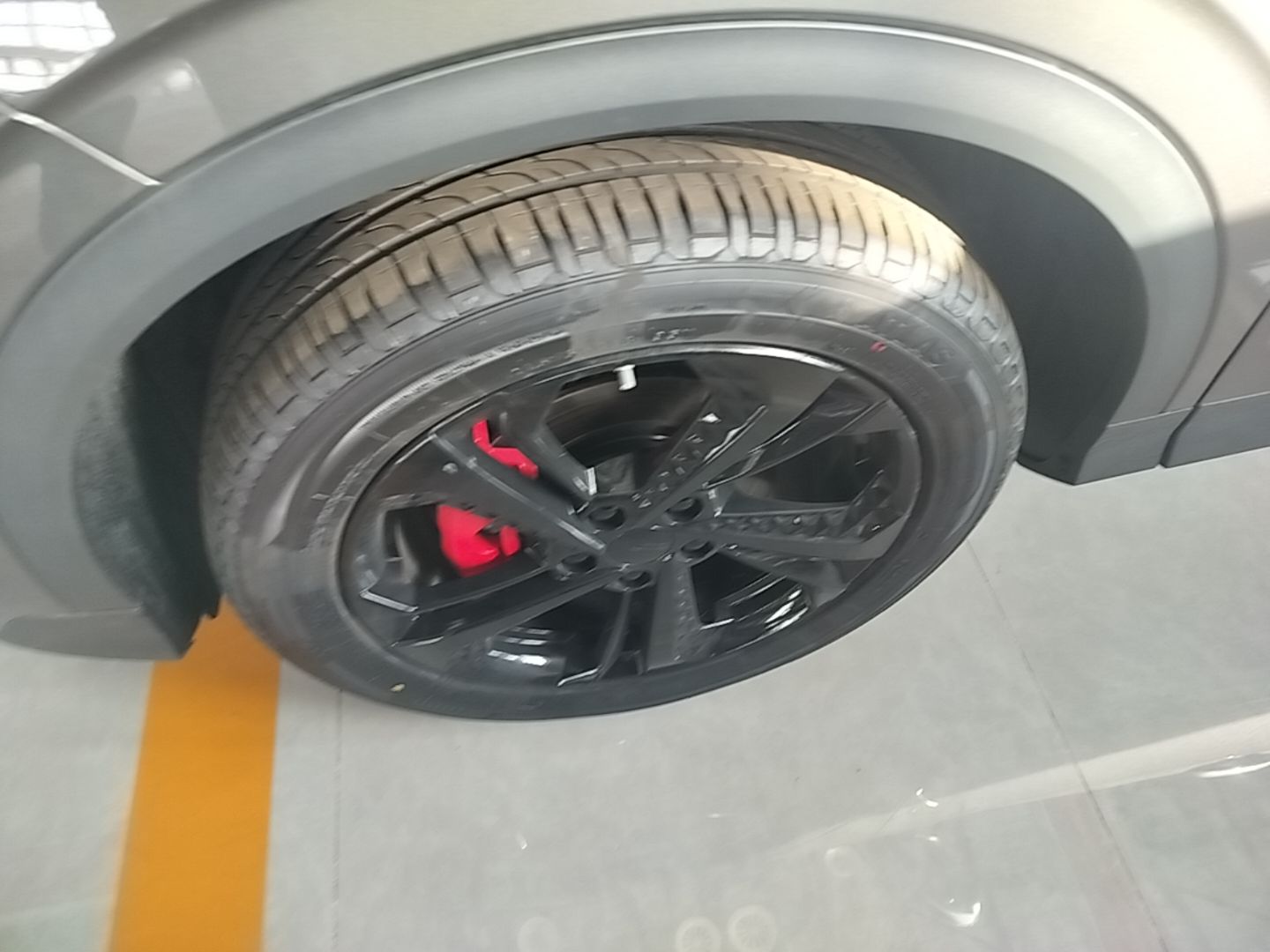 Geely Auto Coolray 2025 Bin Yue L 1.5T DCT Starlight Edition — снимка 10