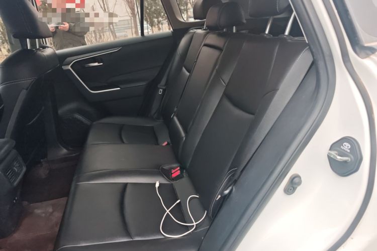 Used Toyota RAV4 2020 Dual-Engine 2.5L E-CVT Two-Wheel Drive Elite Edition
