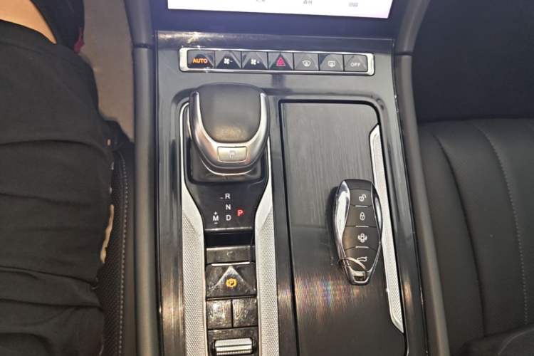 Used Hongqi H5 2023 2.0T Automatic Smart Connect Flagship Edition