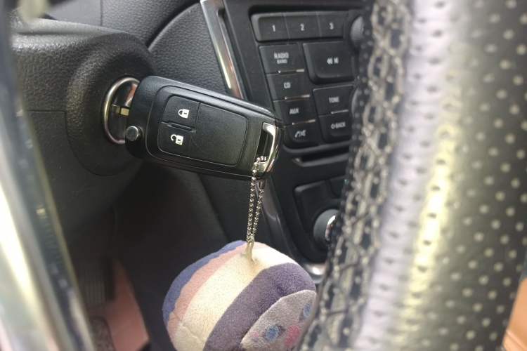 Used Buick Encore 2015 1.4T Automatic Two-Wheel Drive Urban Elite Version Vehicle Key