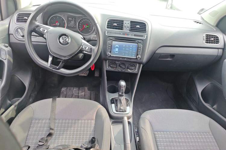 Used Volkswagen Polo 2018 1.5L Automatic Enjoyment Model Center Console