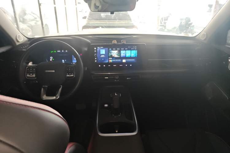 Used Haval X DOG 2022 1.5T DCT Two-Wheel Drive Trendy Edition Center Console