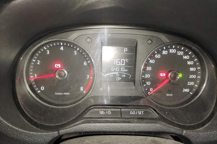 Used Volkswagen Polo 2014 1.6L Cross Polo Automatic