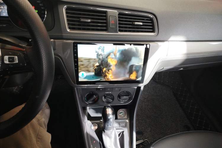 Used Volkswagen Lavida 2017 1.6L Automatic Comfort Edition
