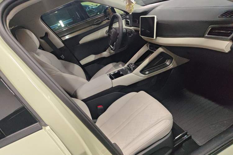 Used BYD Yuan UP 2024 301KM Leading Edition