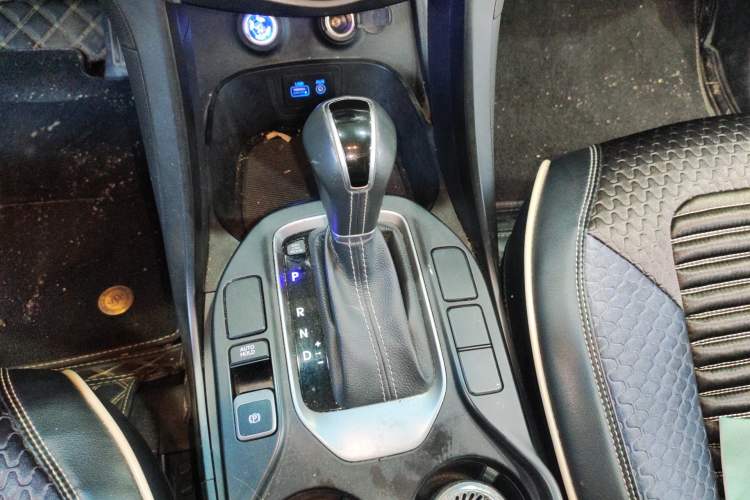 Used Hyundai Santa Fe 2017 2.0T Automatic Two-Wheel Drive Smart Version 7 Seats