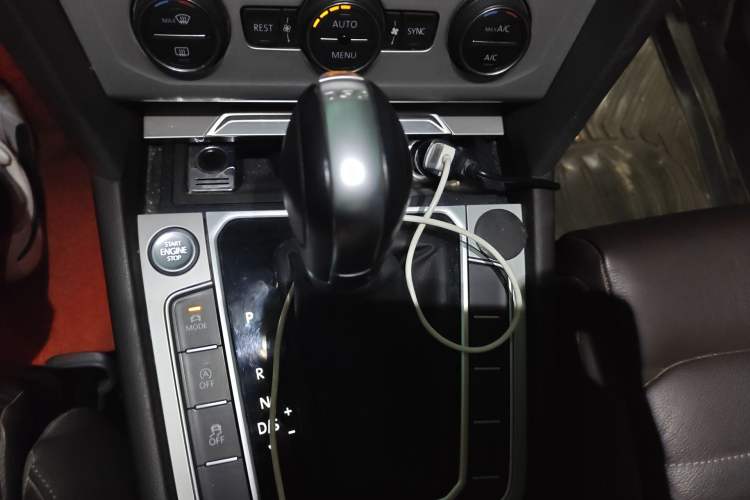 Used Volkswagen Variant 2016 380TSI Two-Wheel-Drive Style Edition Gear Lever