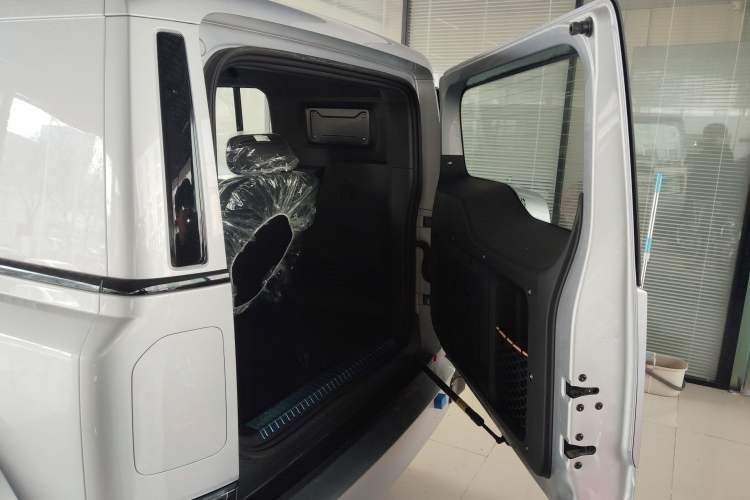 Used iCAR V23 2025 401 Two-Wheel Drive Intelligent Driving Version Trunk