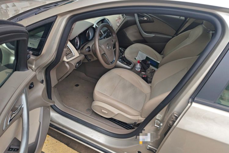 Used Buick GT 2013 GT 1.6L Automatic Fashion Edition Driver Seat