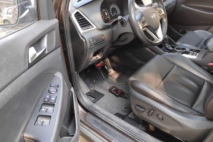 Used Hyundai Tucson 2018 1.6T Dual-Clutch Two-Wheel Drive 15th Anniversary Special Edition