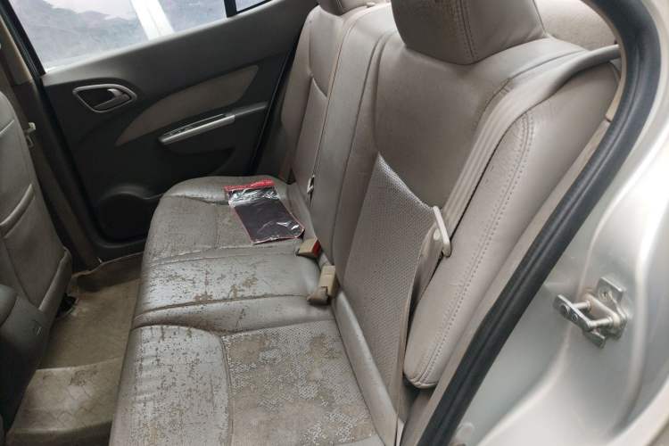 Used Baojun 630 2011 1.5L manual standard version