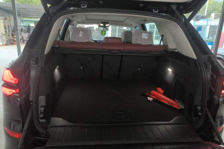 Used BMW X5 2023 xDrive 30Li Luxury M Sport Night Edition Package Trunk