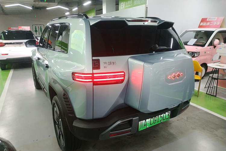 Used Formula Leopard Titanium 3 2025 501 km All-Wheel Drive Intelligent Driving Max Edition