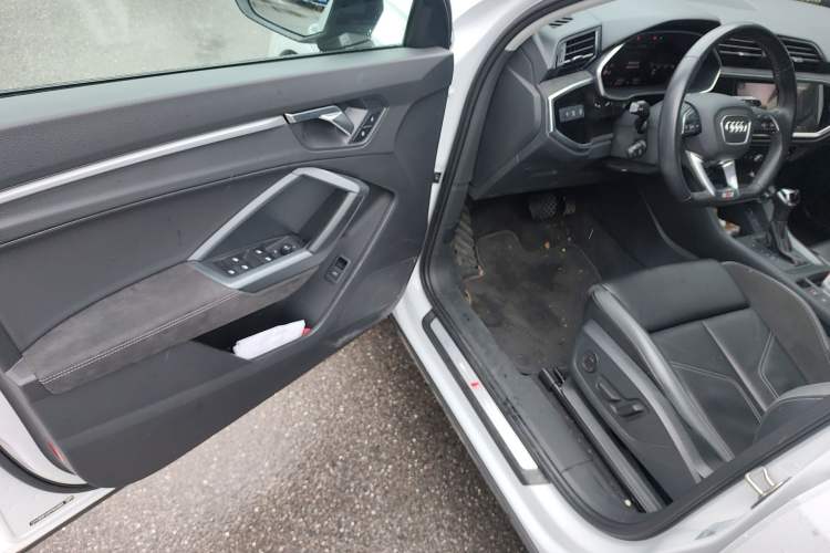 Used Audi Q3 Sportback 2023 Updated 40 TFSI Fashion Version
