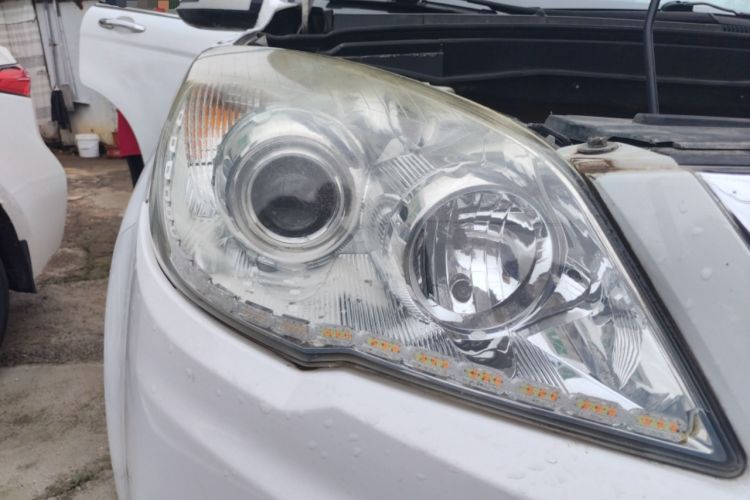 Used Haval H6 2013 Sports Edition 1.5T Manual Two-Wheel Drive Elite Model Right Front Headlight