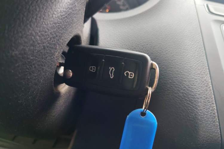 Used Volkswagen Polo 2016 1.4L Manual Fashion Model
