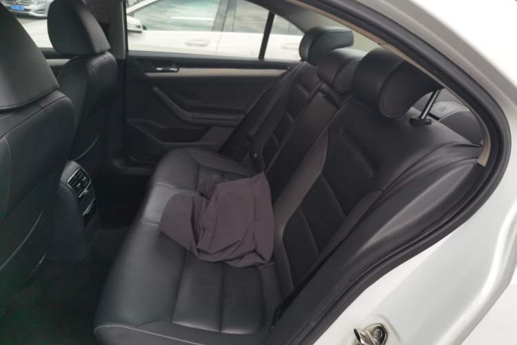 Used Volkswagen Sagitar 2015 1.6L Automatic Comfort Model
