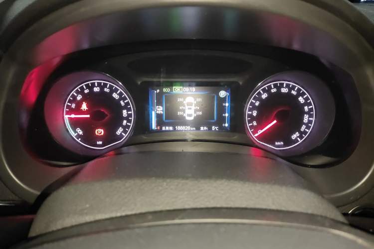 Used BYD e5 2018 450 Smart Connect Enjoyment Version
