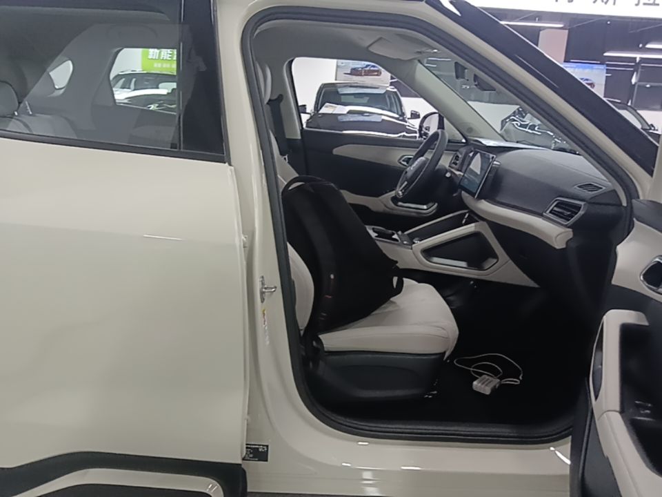 BYD Yuan UP 2025 Model 301KM Leading Version — снимка 19