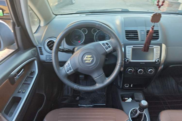 Used Suzuki SX4 2013 Koleos 1.6L Manual Sport Version