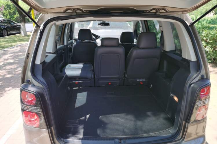 Used Volkswagen Touran 2015 1.4T DSG Comfort Edition 5 Seats