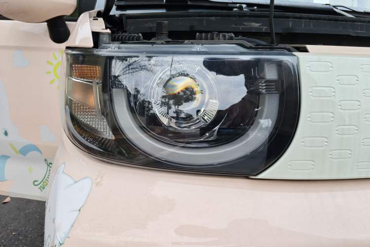 Used Chery QQ Ice Cream 2022 170km Sundae Phosphate Lithium-Ion Right Front Headlight