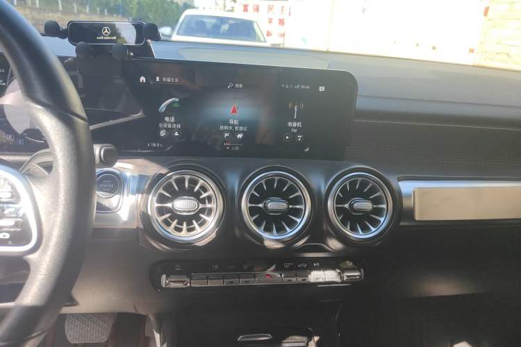 Used Mercedes-Benz GLB 2023 GLB 220 Fashion Model Audio And AC Panel