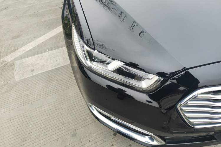 Used Ford Taurus 2015 EcoBoost 245 Luxury Model Right Front Headlight