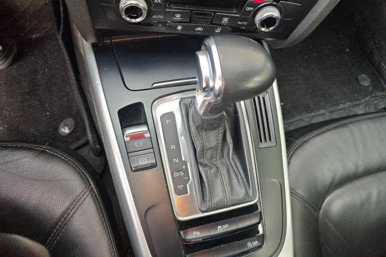 Used Audi A4L 2013 35 TFSI Automatic Standard Model Gear Lever